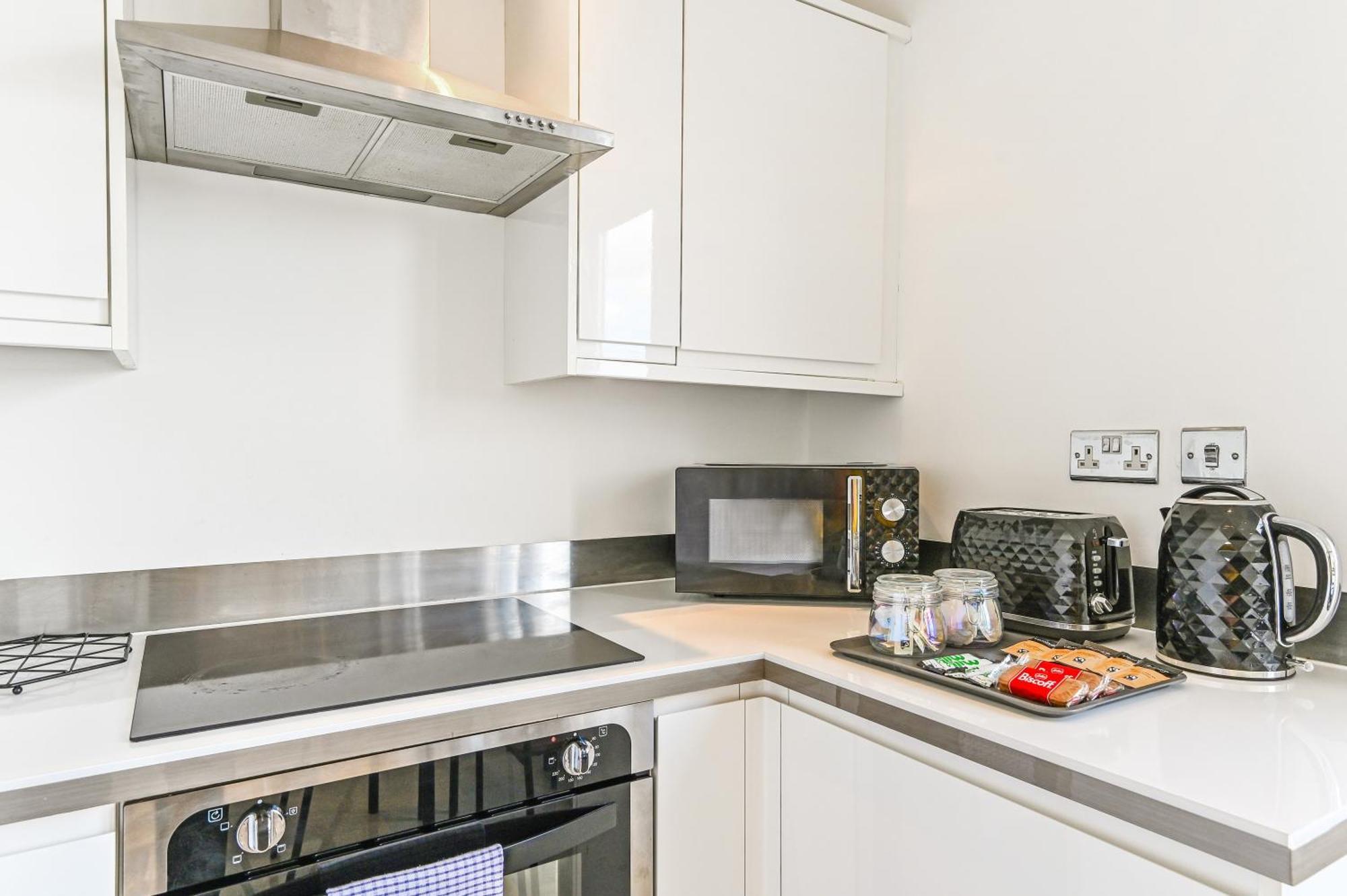 Family 1 Bed Apt Near Cardiff City Centre, Free Parking, Quiet, Secure Neighbourhood Exteriör bild